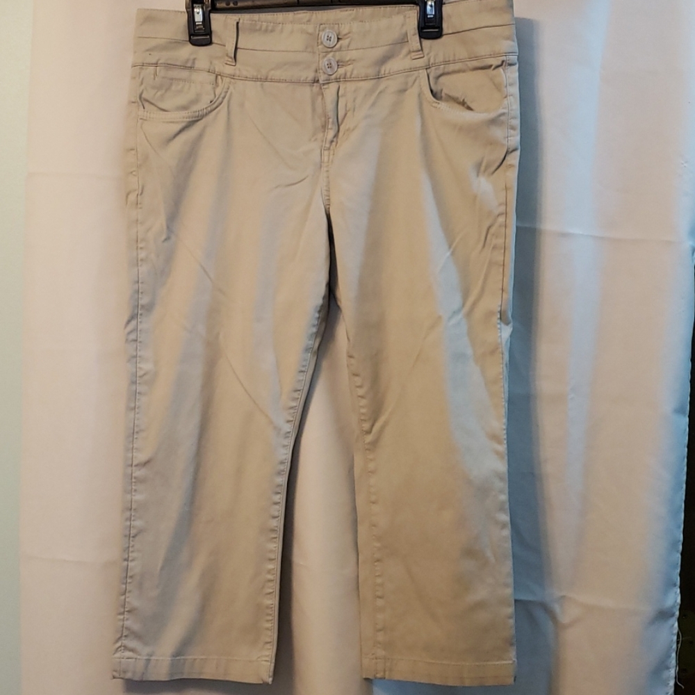 Kut from the Kloth Capris size 14